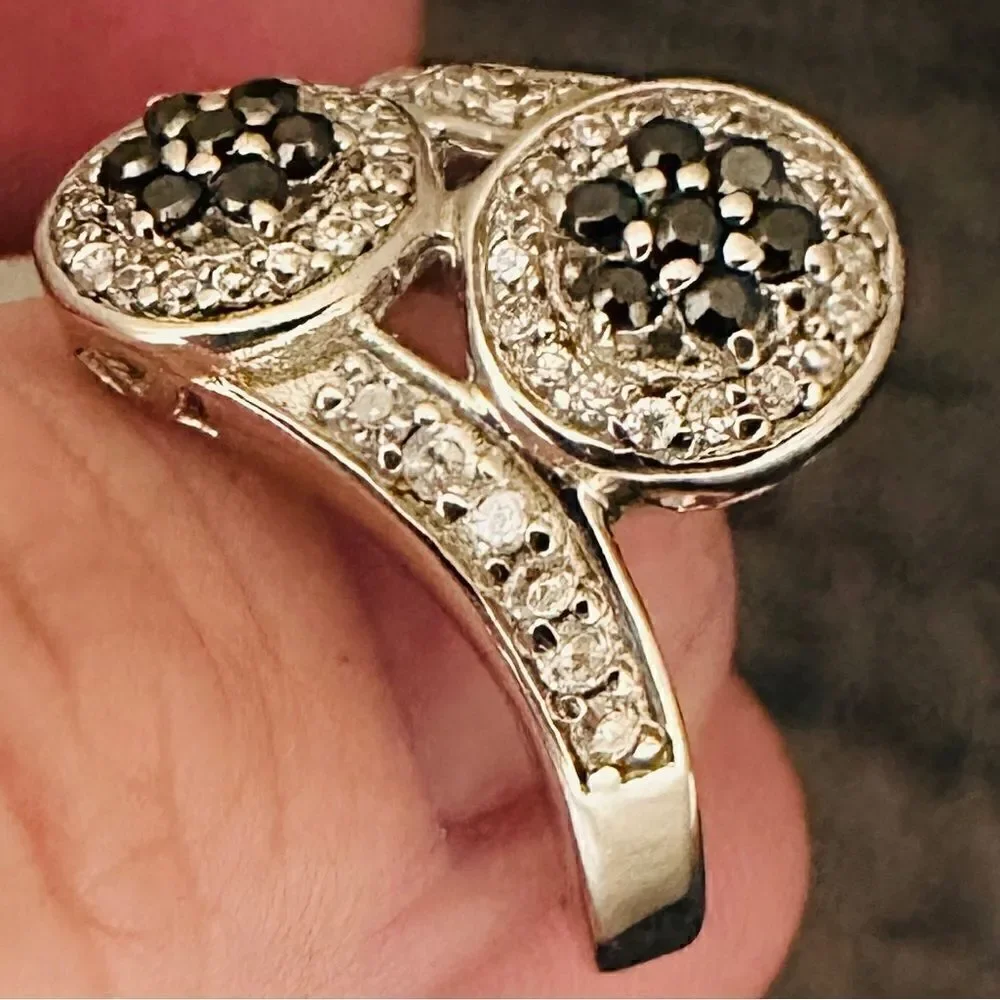 Elegant 925 Sterling Silver Black & White Diamond Ring – Size 7